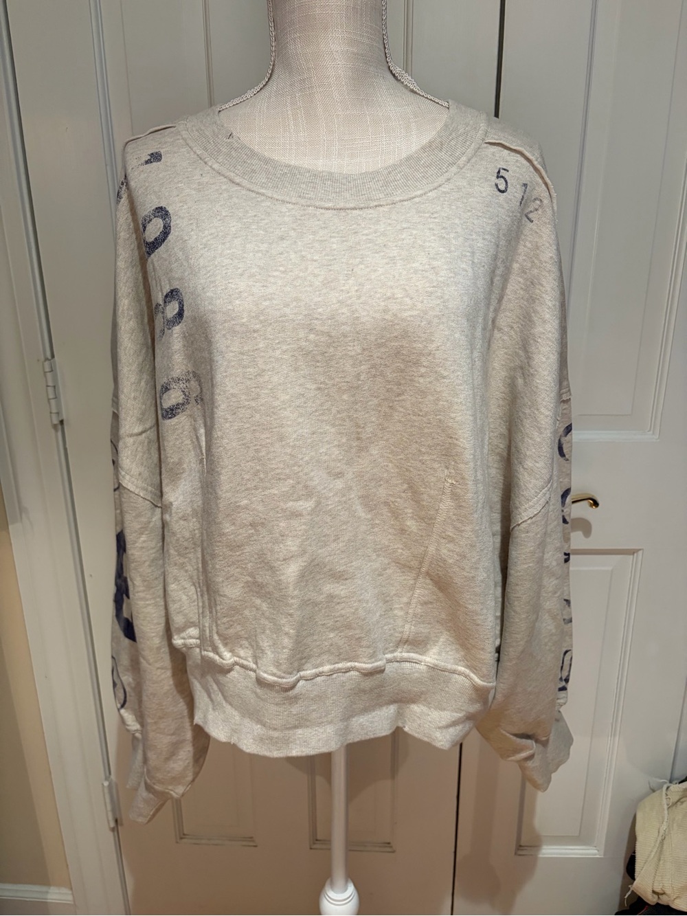 Free People Gaia sweatshirt. NWT Size L - Picture 2 of 9